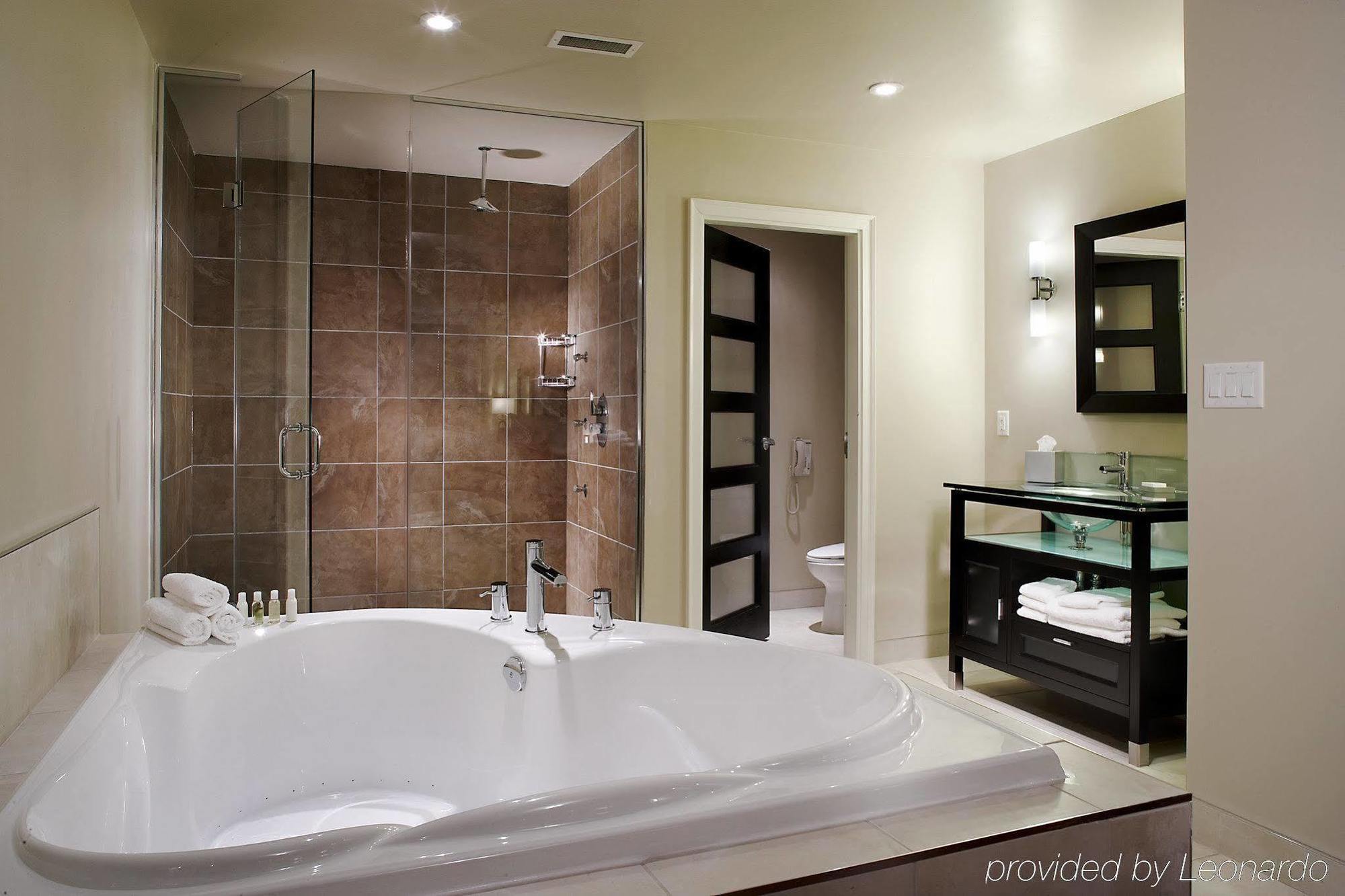 Sterling & Hotel 4*